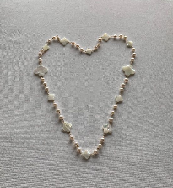 Necklace Freshwater Pearls and Shell Pearl Clovers