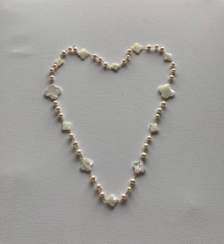 Necklace Freshwater Pearls and Shell Pearl Clovers