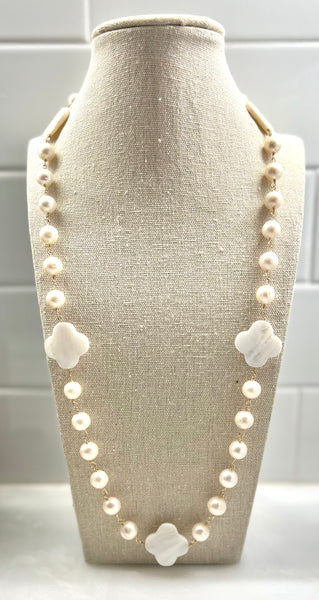 Necklace Freshwater Pearls With Clovers