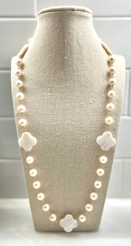 Necklace Freshwater Pearls With Clovers
